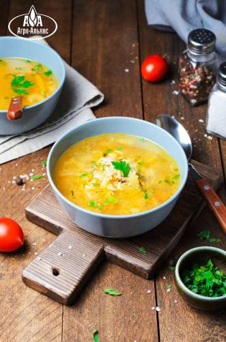 Суп куриный с рисом и сезонными овощами